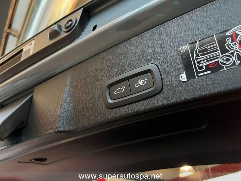 Volvo XC40 2.0 B4 Inscription FWD automatico 7m 2.0 b4 Inscription auto 7m
