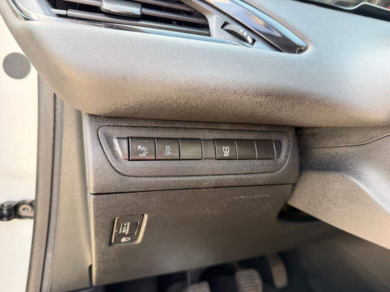 Peugeot 208 1.4 HDi 5 porte Access 2015