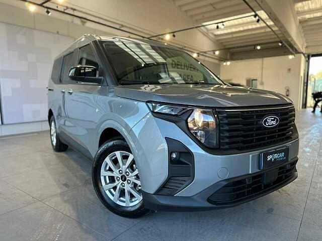Ford Tourneo Courier 1.0 EcoBoost Titanium