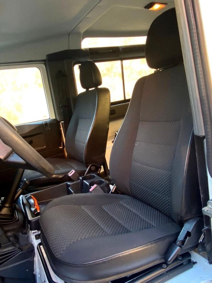 LAND ROVER Defender 90 2.2 TD4 Station Wagon n1