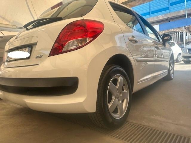 PEUGEOT 207 1,4 DIESEL