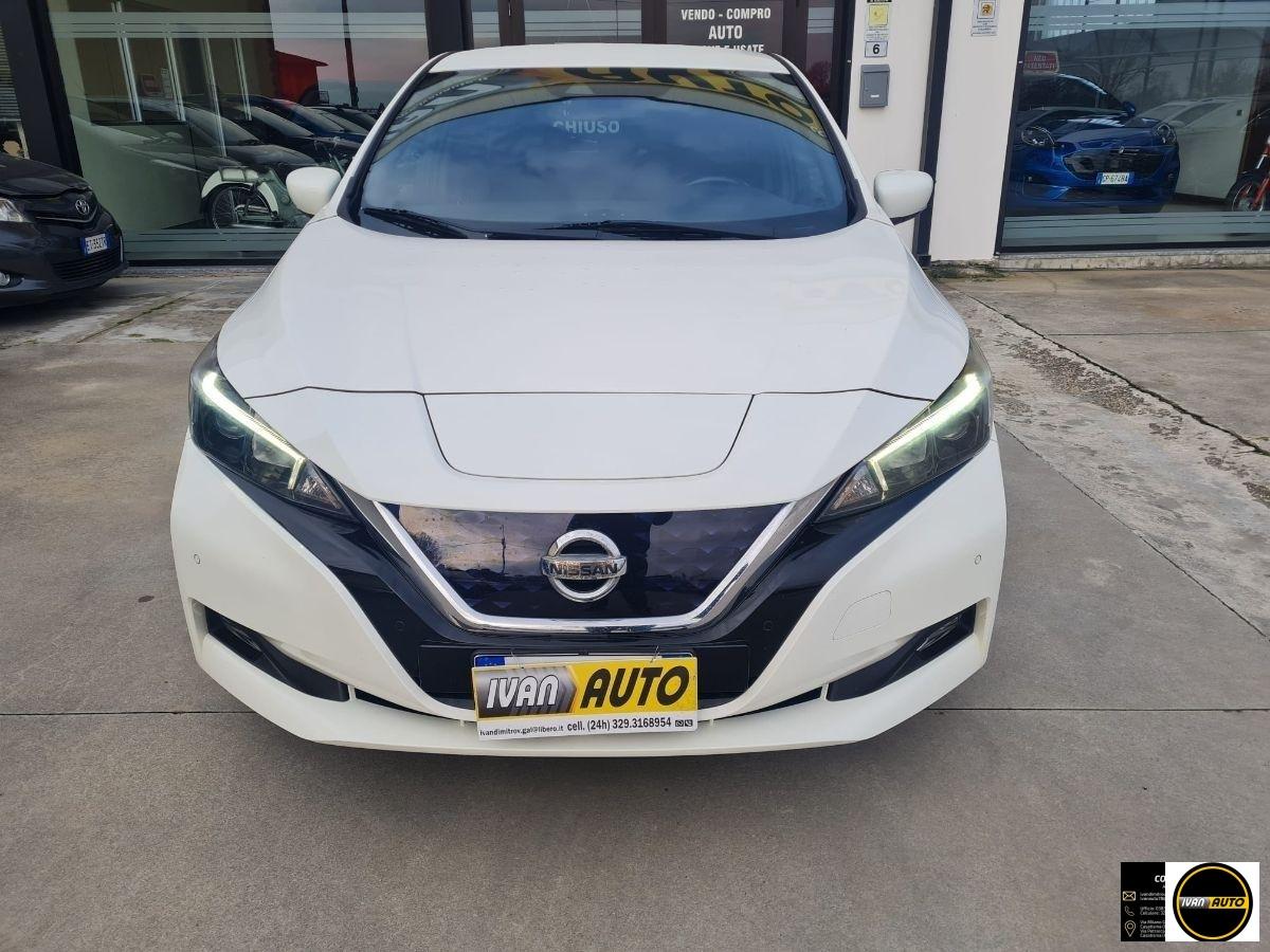 NISSAN Leaf Tekna 40 kWh-Elettrica-20.000 Km