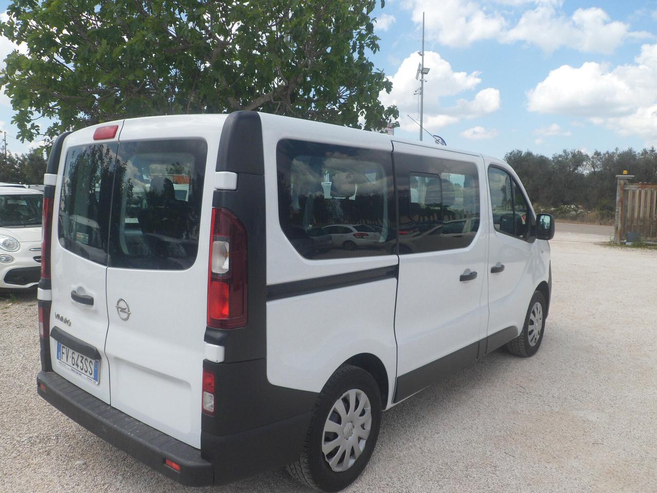 Opel Vivaro 9 posti