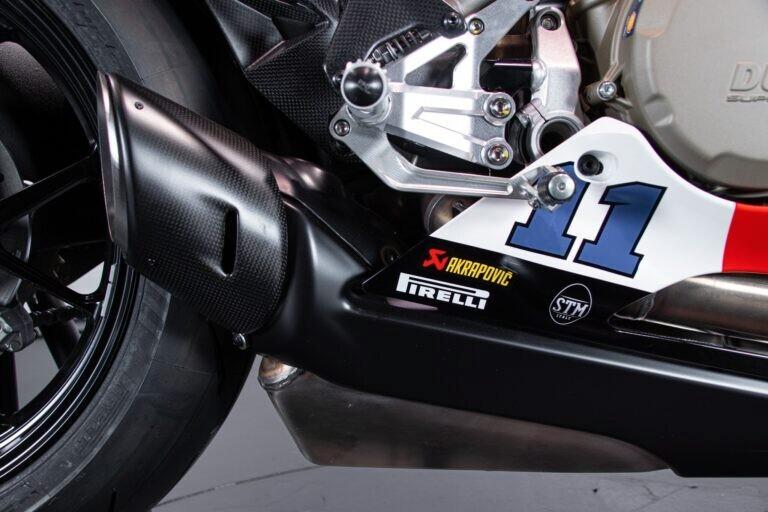 2023 DUCATI PANIGALE V2 BULEGA 2023 WORLD CHAMPION REPLICA - RDS01547