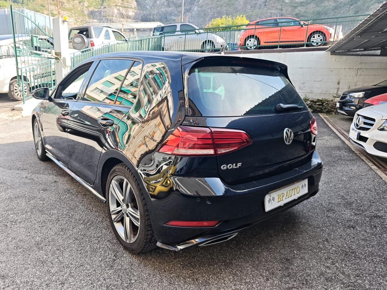 Volkswagen Golf 2.0 TDI 5p. R-LINE