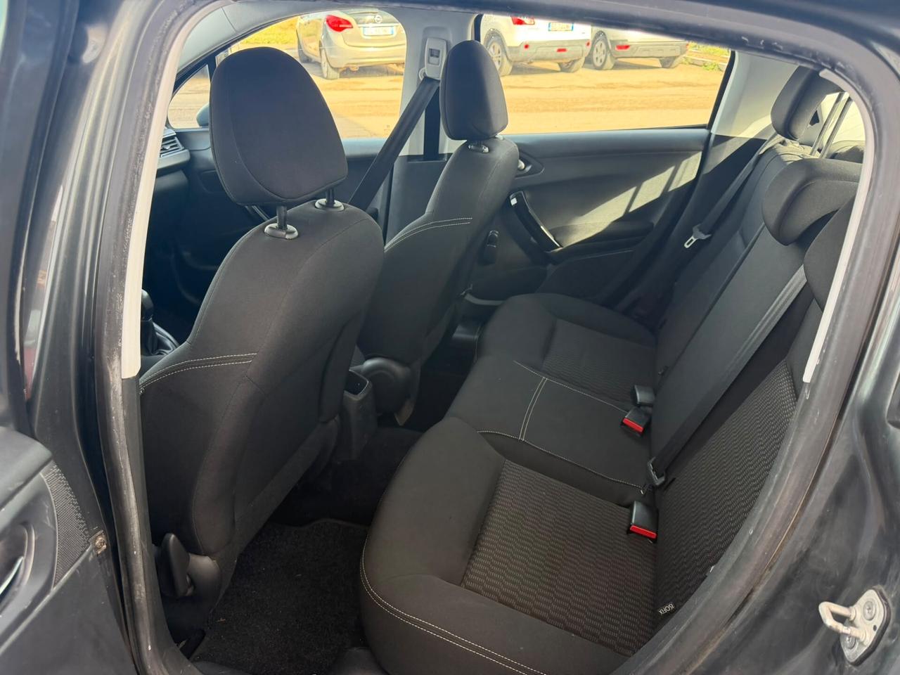 Peugeot 208 BlueHDi 75 5 porte Allure