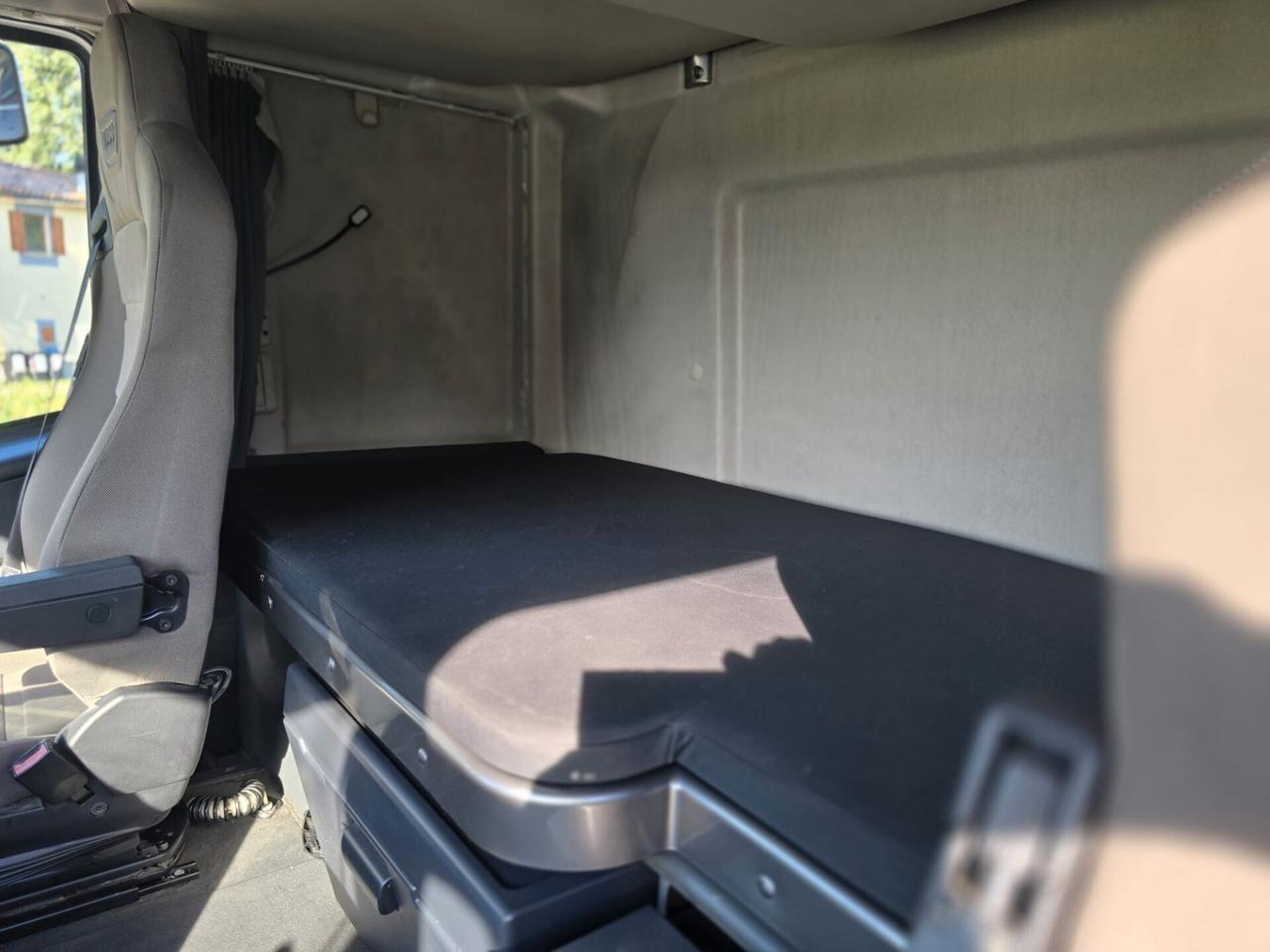 TRATTORE STRADALE IVECO ECOSTRALIS 460