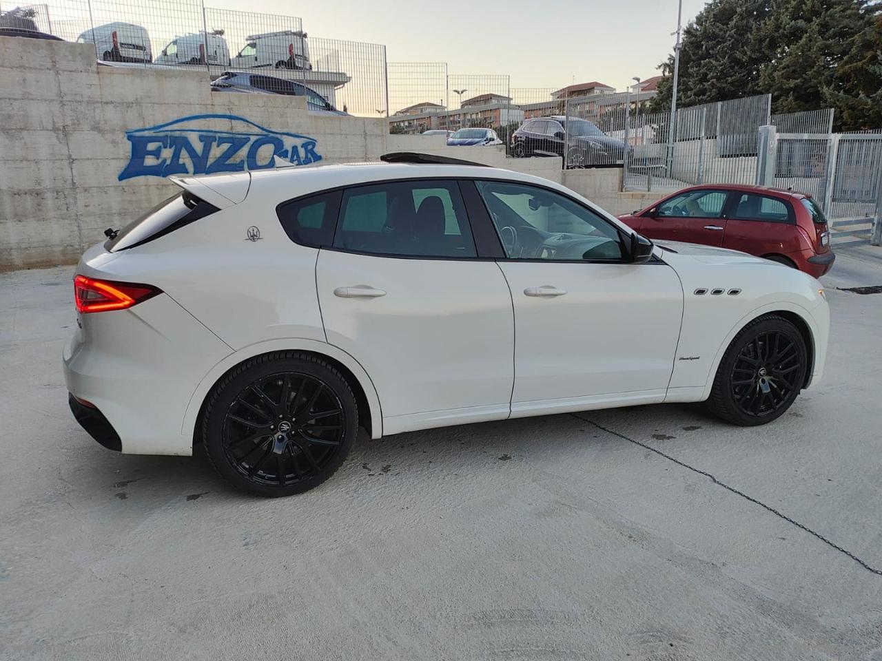 MASERATI Levante V6 AWD Gransport MOTORE FERRARI