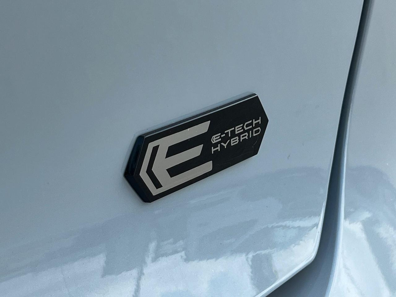 Renault Clio 1.8 full hybrid E-Tech Techno Auto