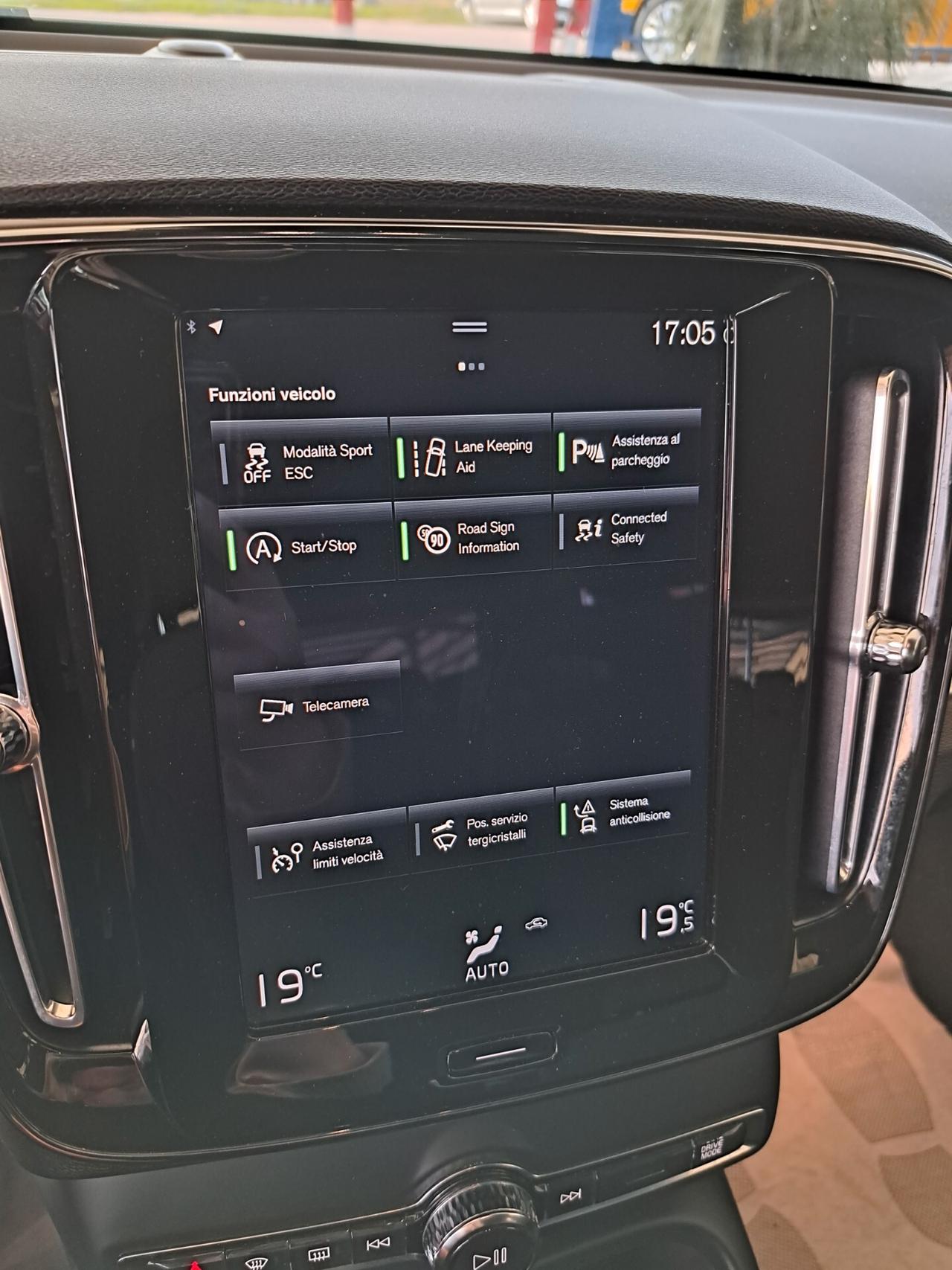 Volvo XC40 T3 Momentum Pro AUTOM.