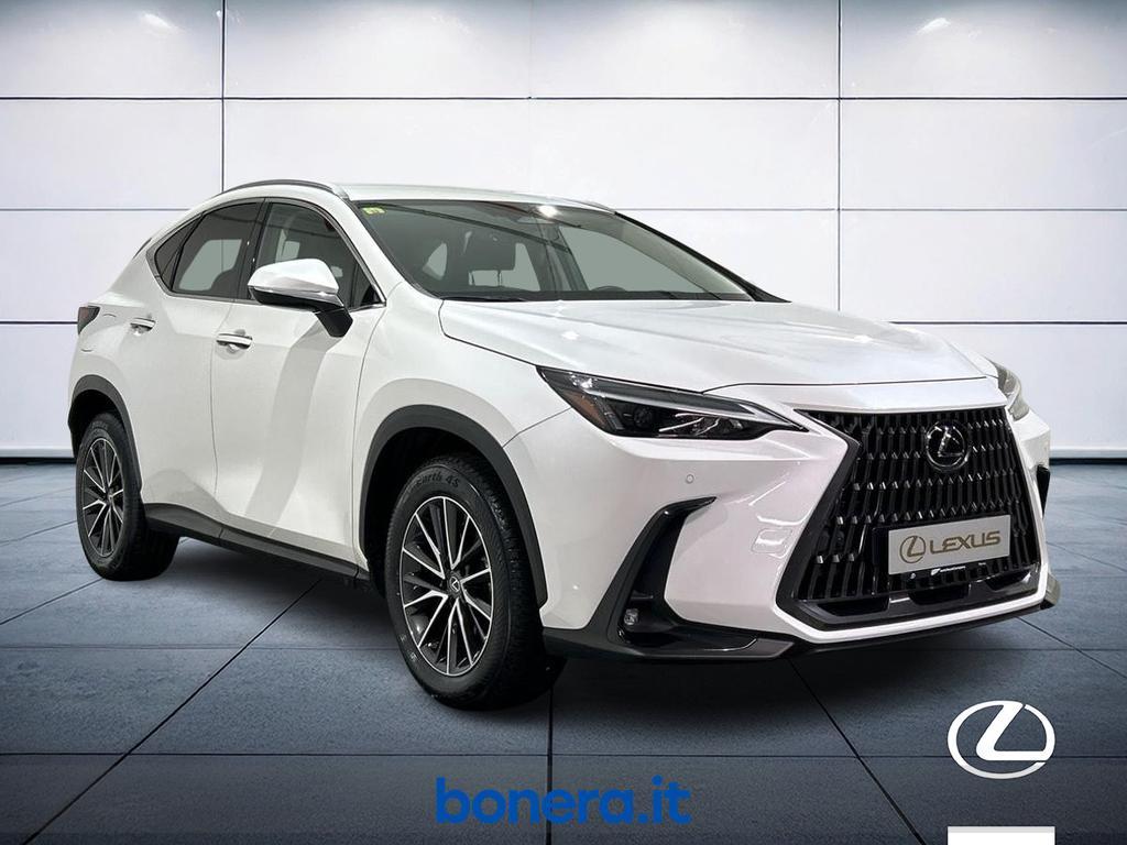 Lexus NX 2.5 Plug-in Premium 4WD e-CVT
