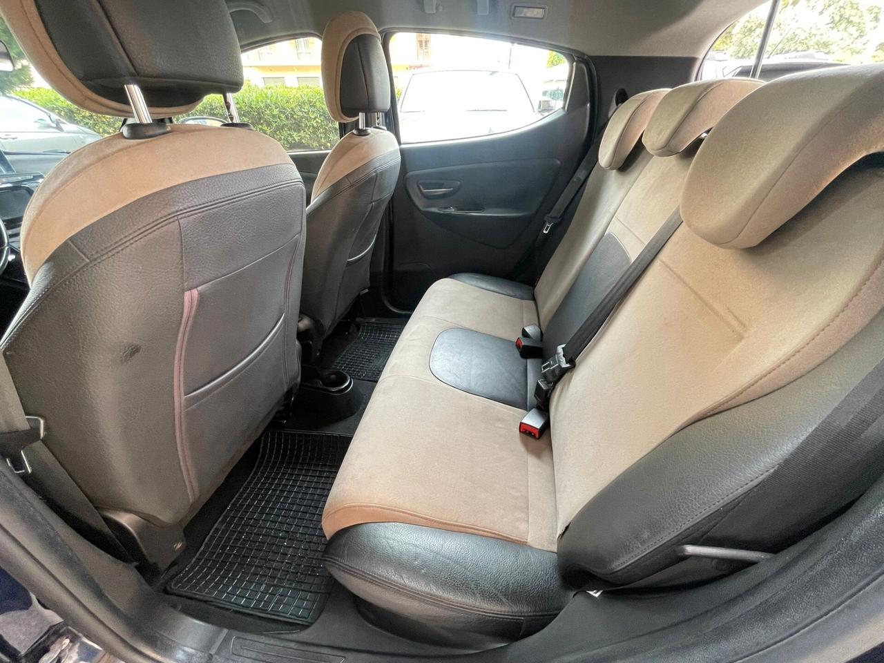 Lancia Ypsilon 1.2 69 CV 5 porte Platinum