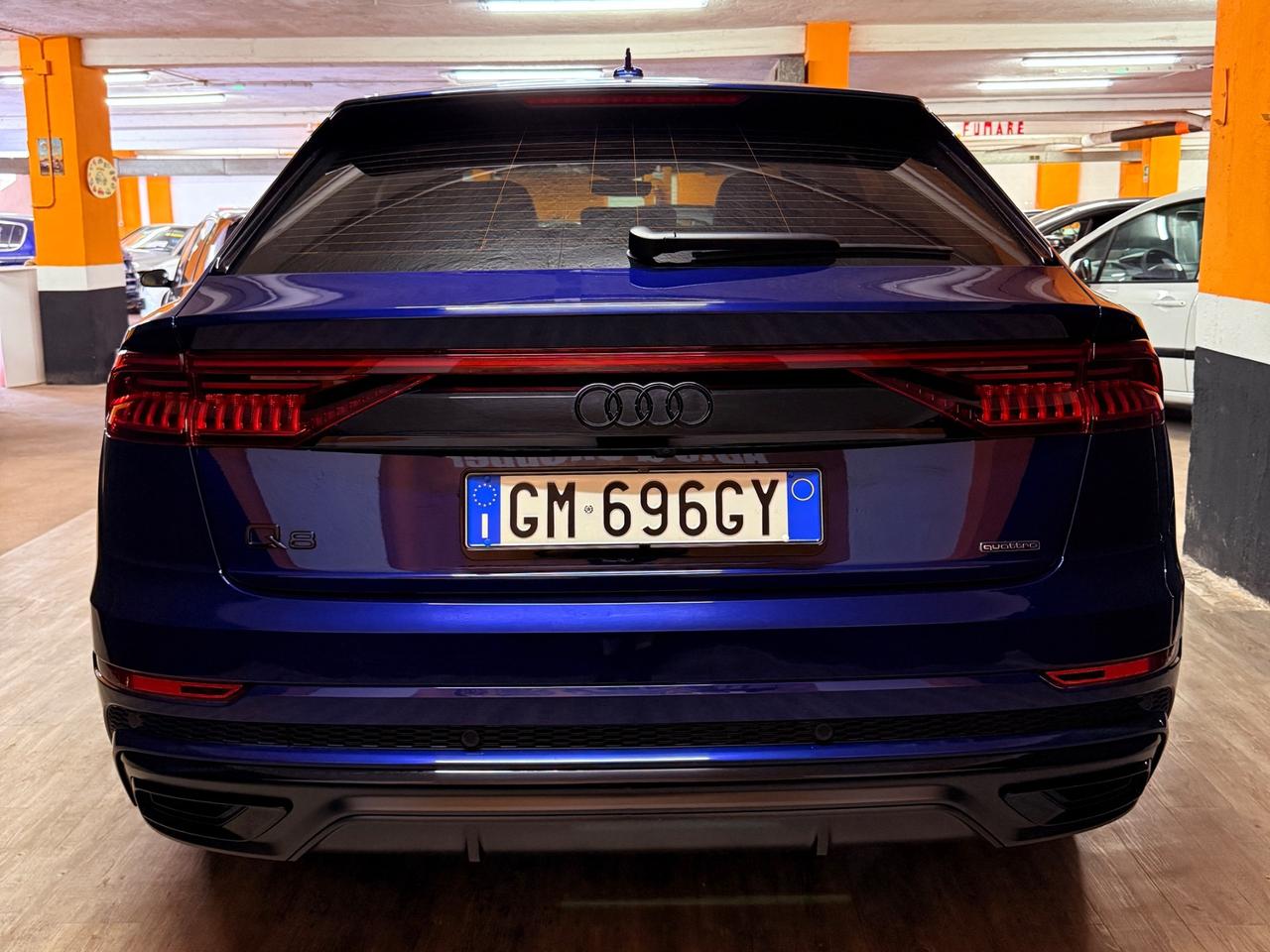 PAZZESCA AUDI Q8 S-LINE MILD-HYBRID CON SOLI 17.621 KM
