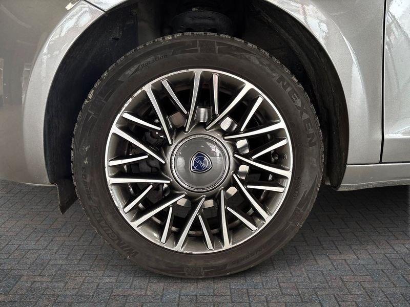 Lancia Ypsilon III 1.0 firefly hybrid Gold s&s 70cv