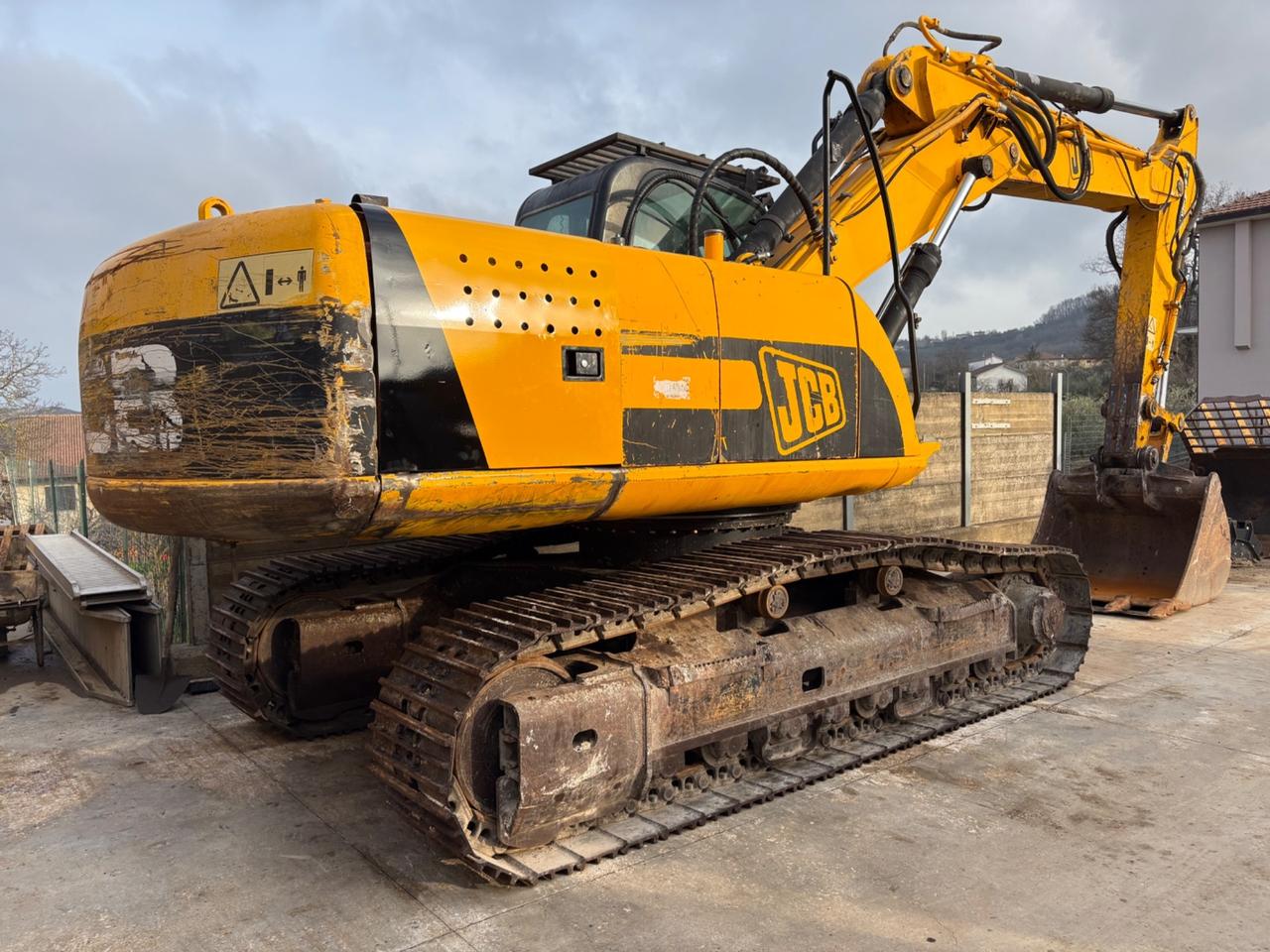 Escavatore JCB JS235HD