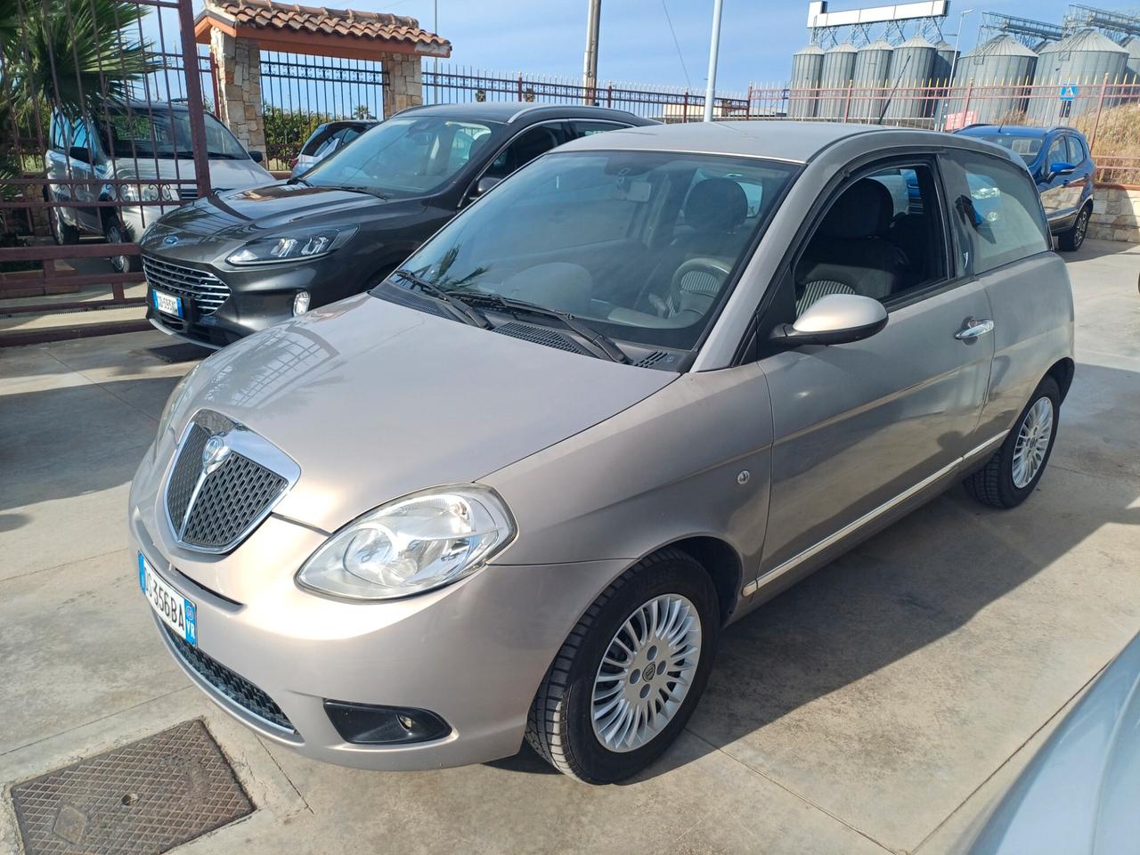 Lancia Ypsilon 1.3 MJT 75 CV Oro Clima/Servo