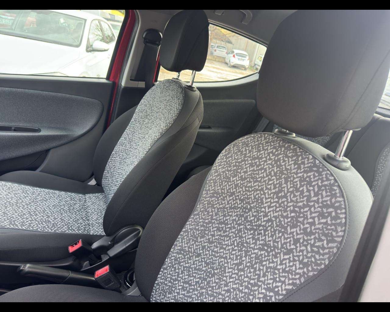 LANCIA Ypsilon 3ª serie - Ypsilon 1.0 FireFly 5 porte S&S Hybrid Ecochic Silver