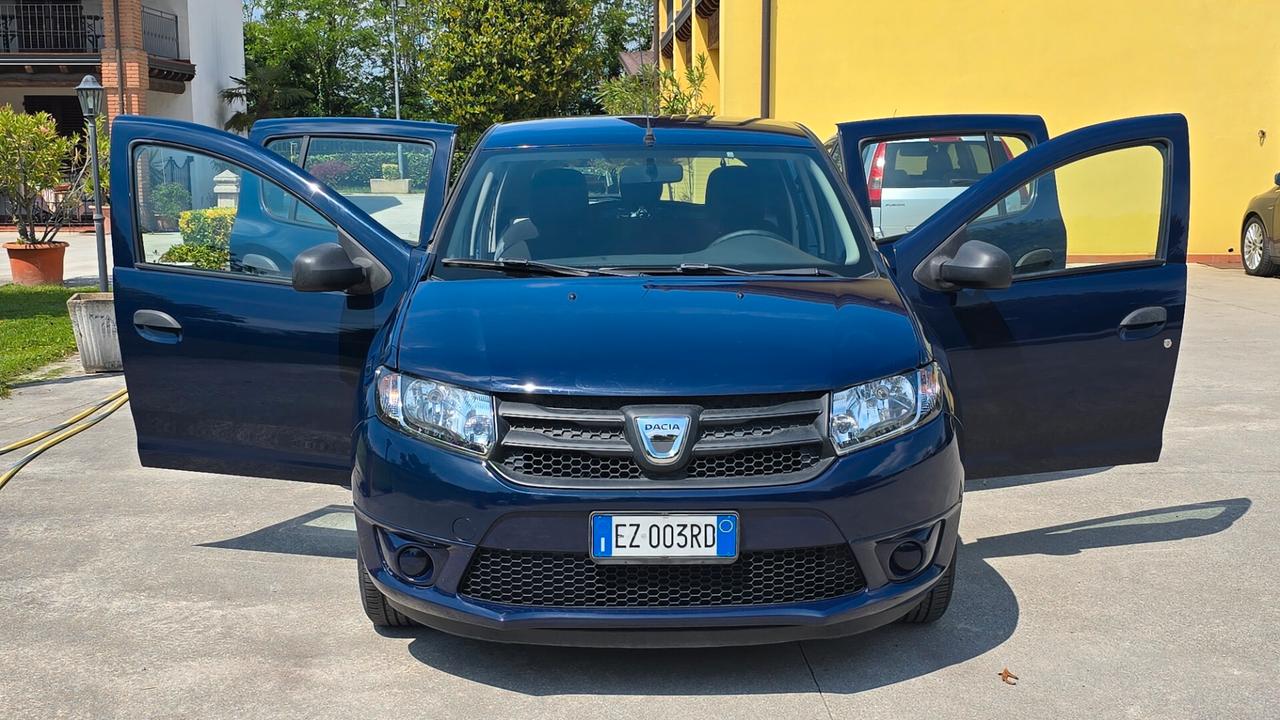 DACIA SANDERO GPL TENUTA MOLTO BENE