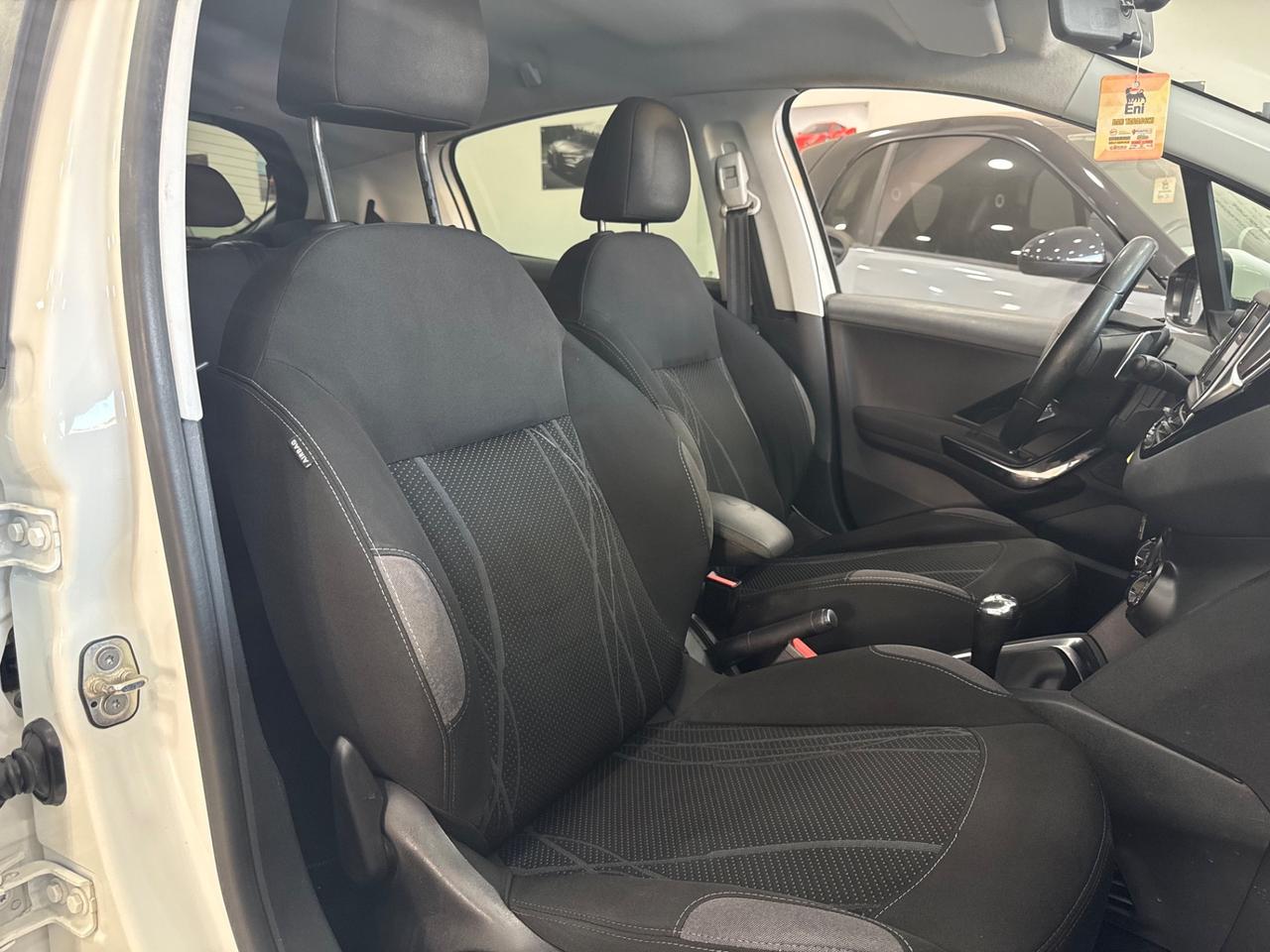 Peugeot 208 1.4 hdi automatica full optional