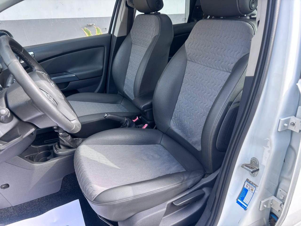 Opel Corsa 1.2 5 porte Cosmo