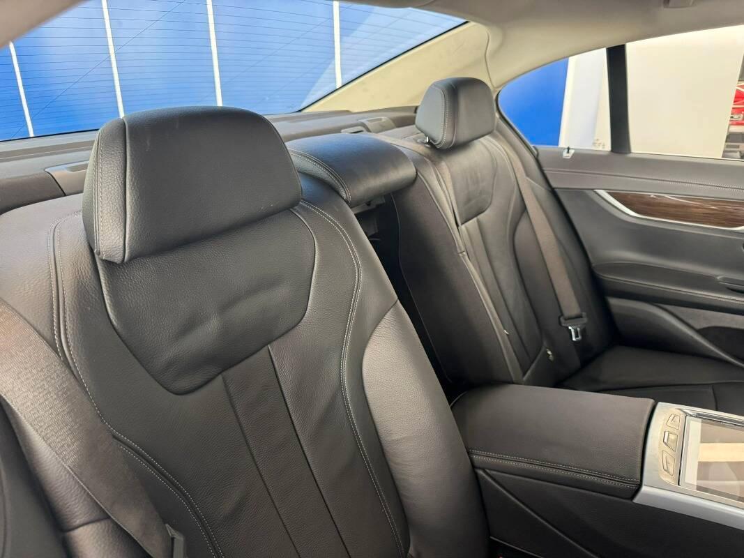 BMW Serie 7 G 11-12 2015 750i xdrive Luxury auto