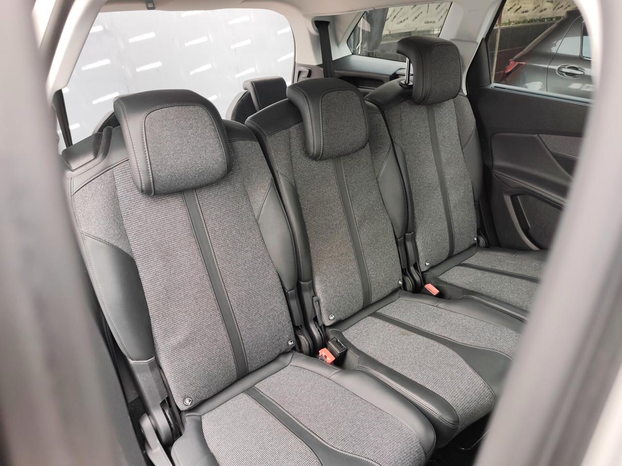 Peugeot 5008 1.5 BlueHDi 130cv 7 POSTI