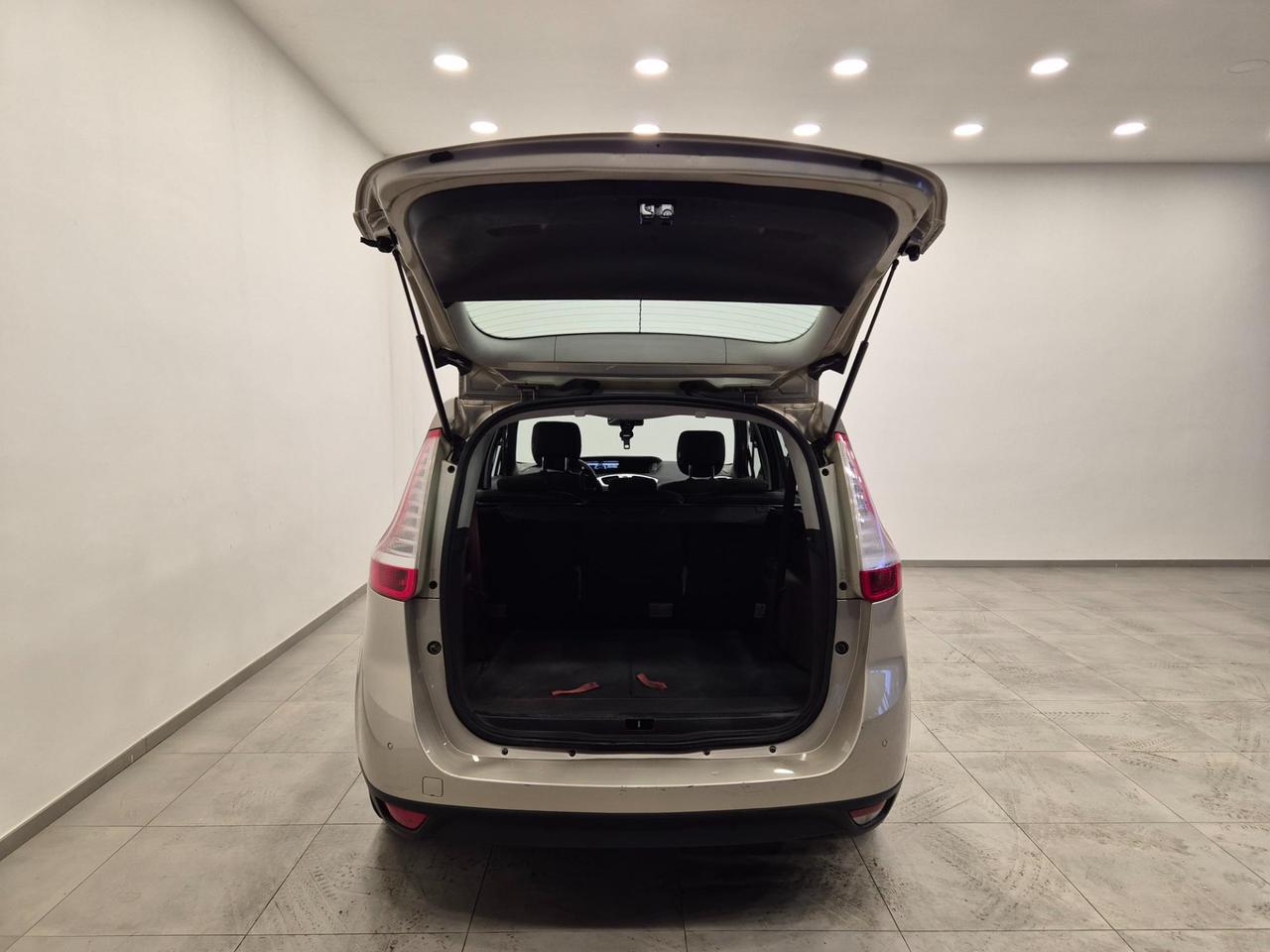 Renault Scenic 1.9 dci Dynamique TomTom 7 POSTI - NEOPATENTATI - Cam - Cruise/Lim