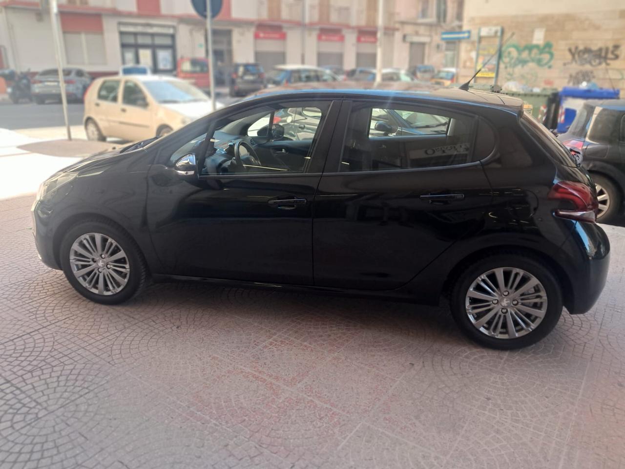 PEUGEOT 208 1.6 HDI Diesel 75 CV-NEOPATENTATI-Euro6990-