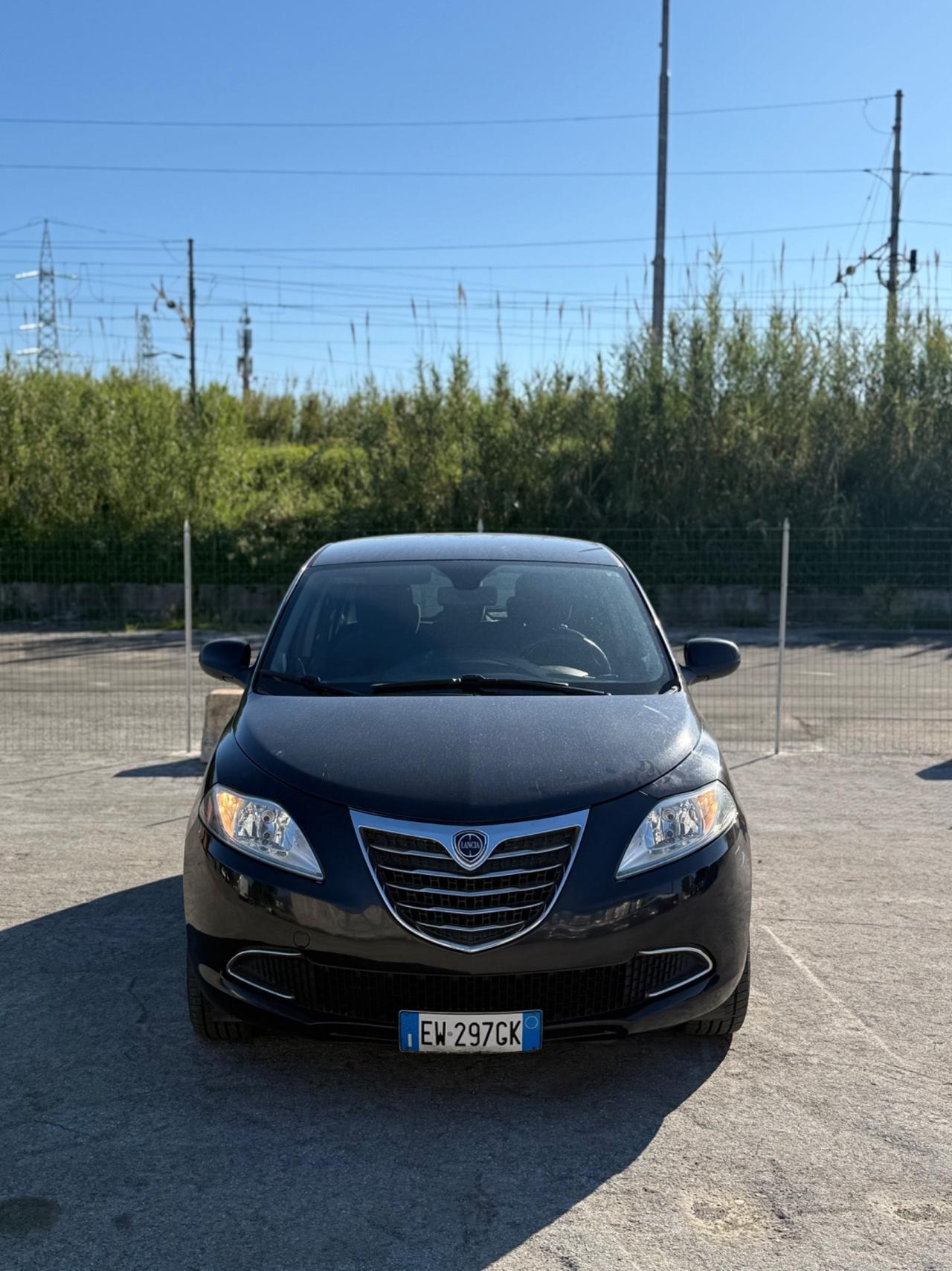Lancia Ypsilon 1.3 MJT 16V 95 CV 5 porte S&S Silver