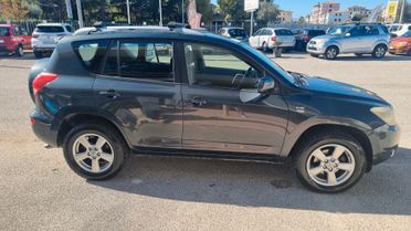 Toyota RAV 4 RAV4 2.2 D-4D 136 CV Luxury 4X4