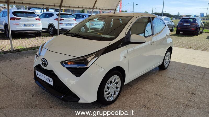 Toyota Aygo II 2018 5p 5p 1.0 x-play 72cv