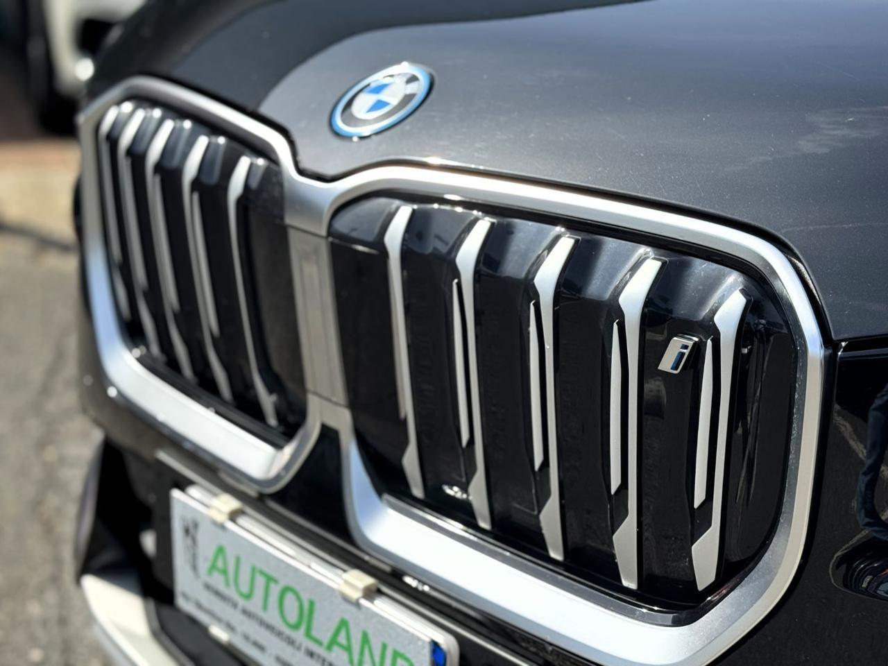 BMW iX1 xDrive 30 xLine