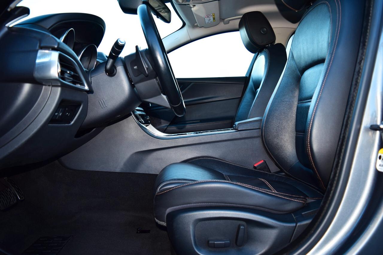 Jaguar XE 2.0 D 180 cv Automatica Prestige