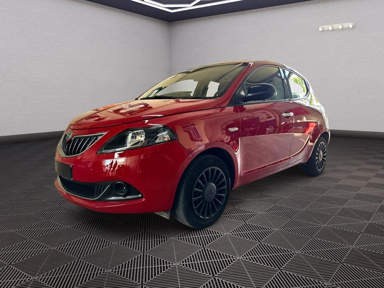 Lancia Ypsilon 1.0 FireFly 5 porte S&S Hybrid Ecochic Silver