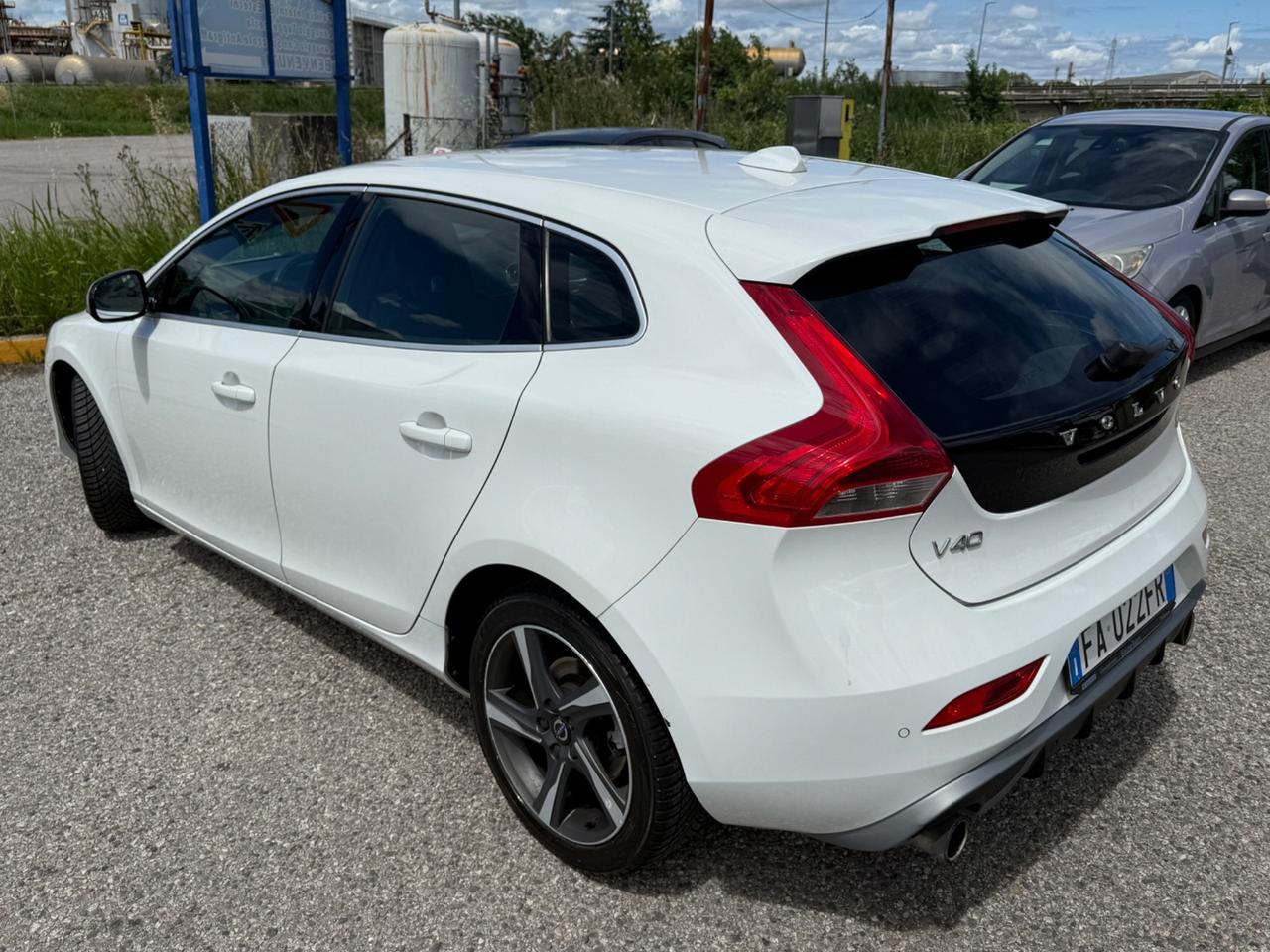 Volvo V40 D2 'eco' R-design Momentum