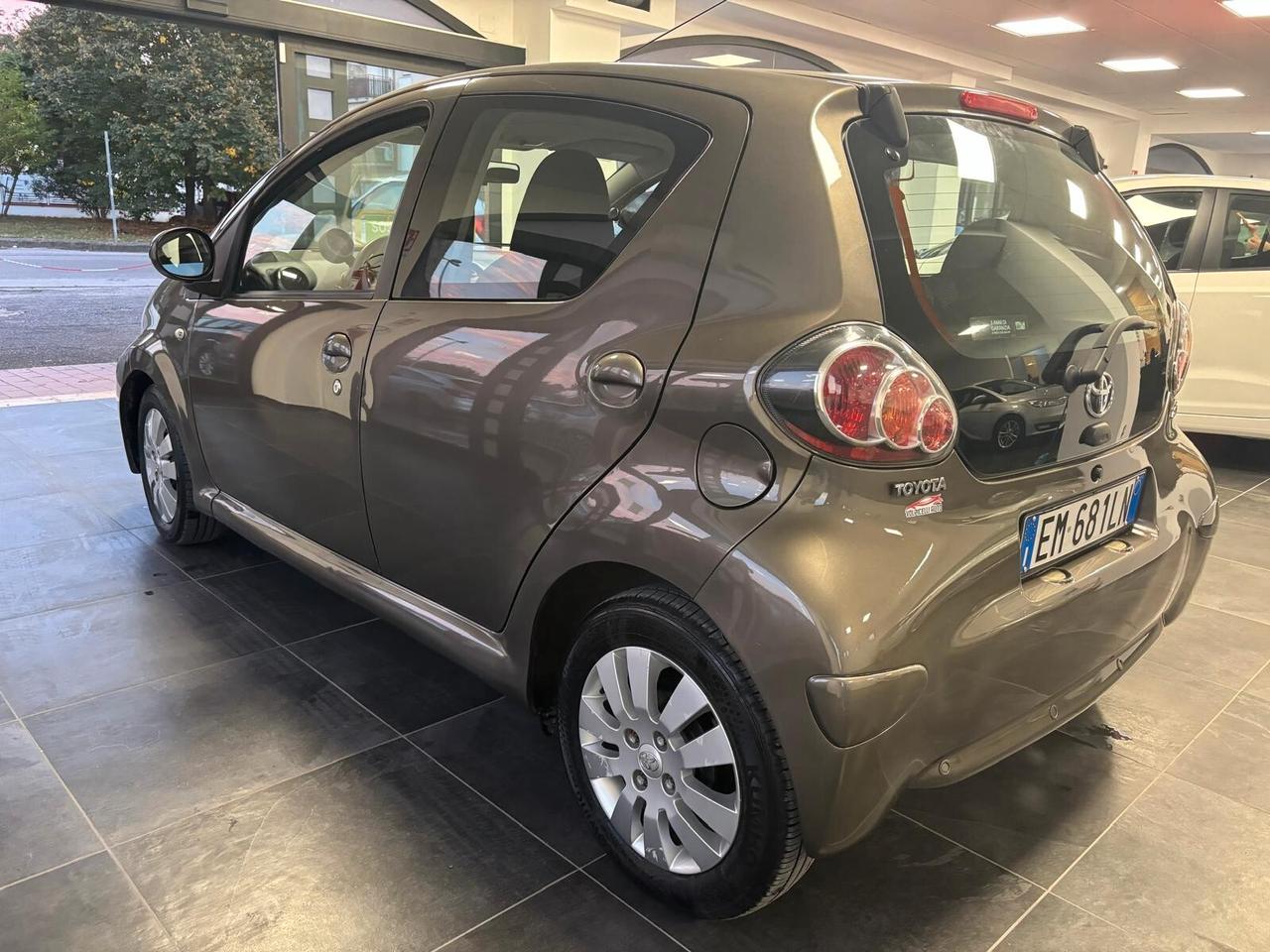 TOYOTA AYGO ANNO 2012 BZ 1.0 ADATTA NEOPATENTATI KM 90 MILA