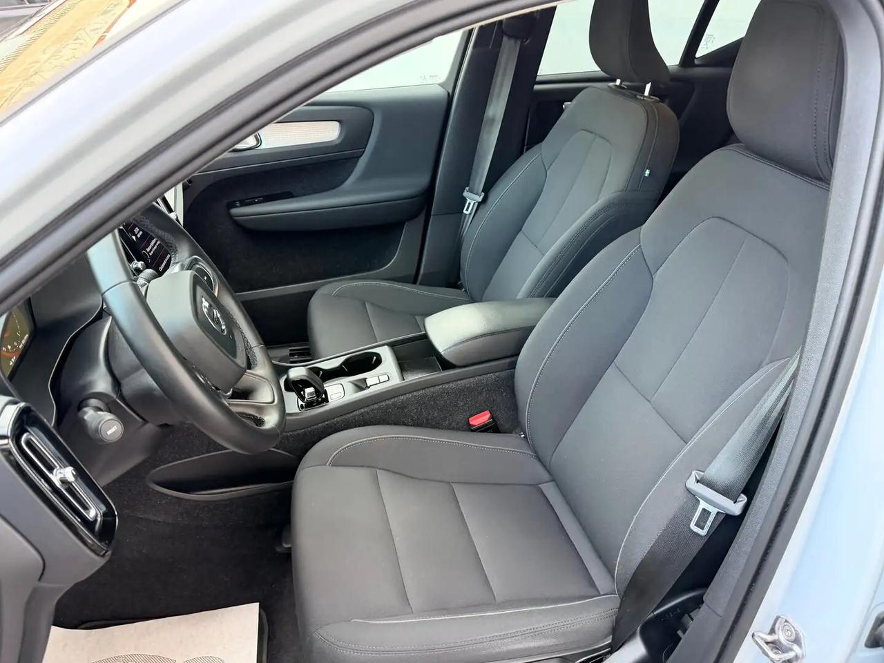 Volvo XC40 T4 Recharge Plug-in Hybrid BLACK Inscription Expression