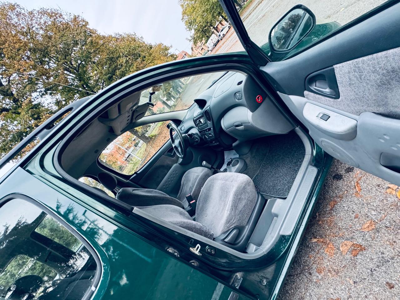 Toyota Yaris 1.3i 16V cat 5 porte Luna