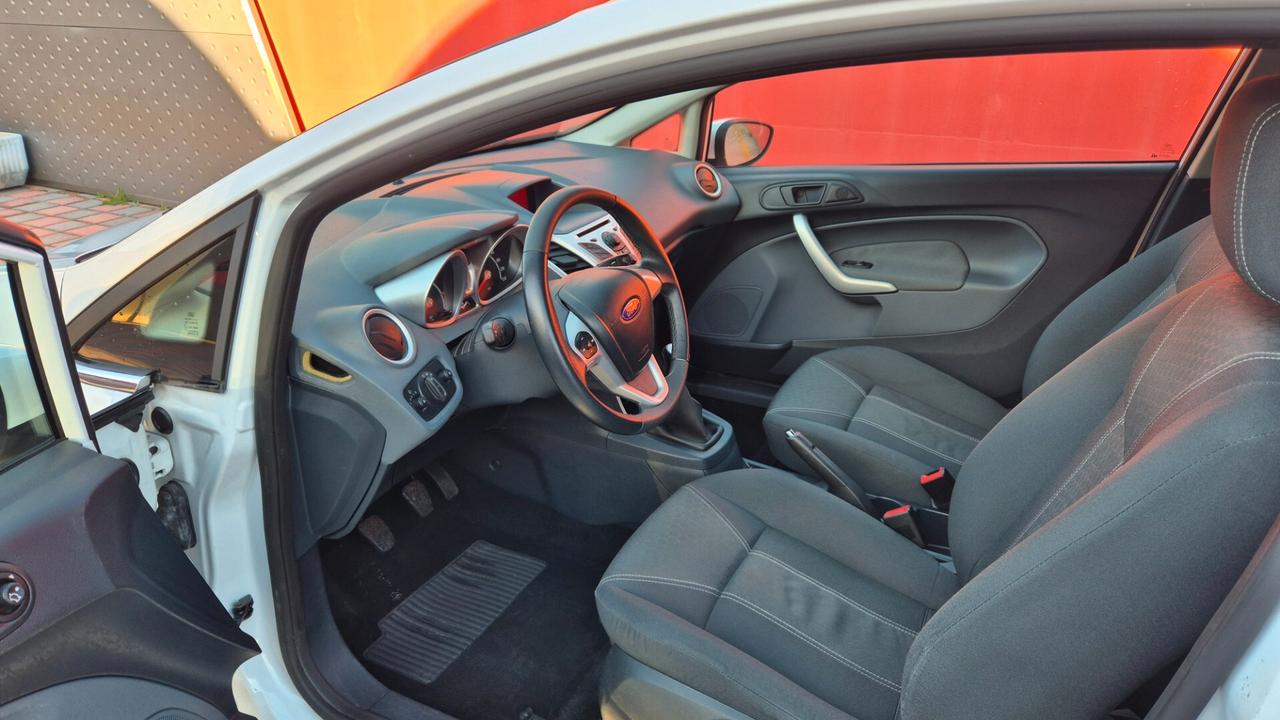 Ford Fiesta 1.2 82CV Titanium soli 39.000 km !!!