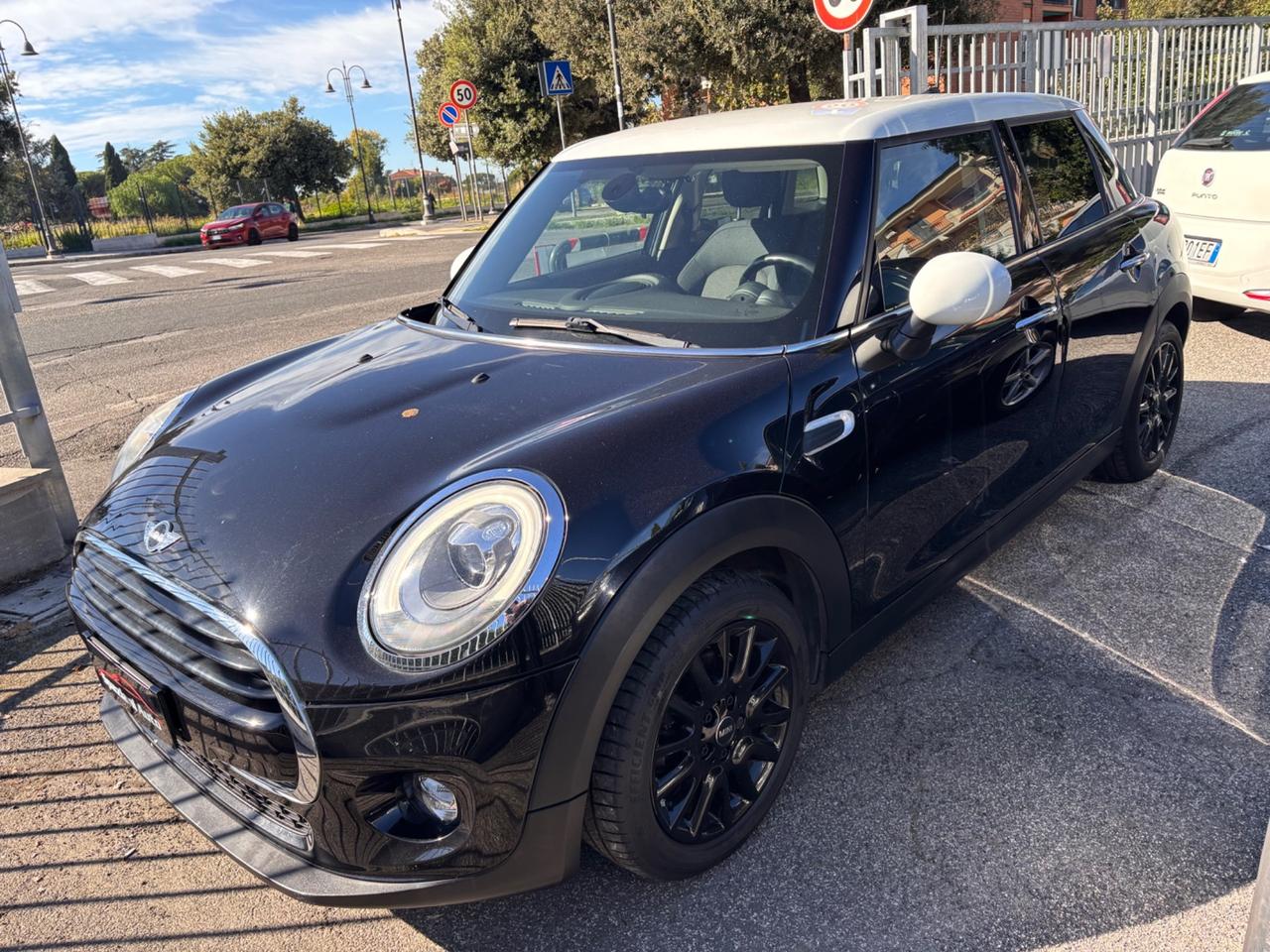 Mini 1.5 Cooper D 5 porte -99.000km