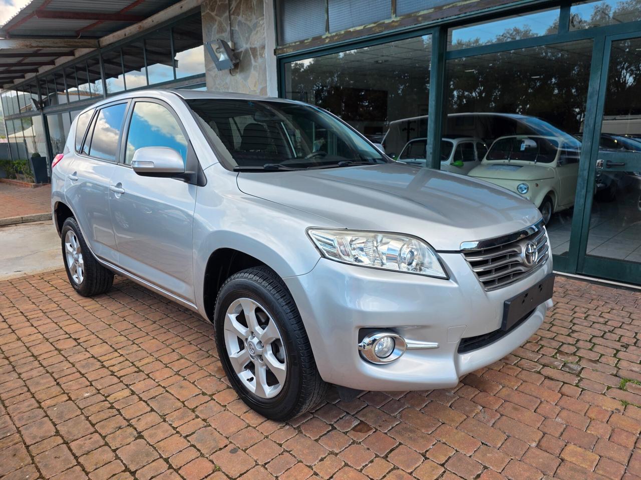 Toyota RAV4 Crossover 2.2 D-4D 150 CV Lounge 2wd