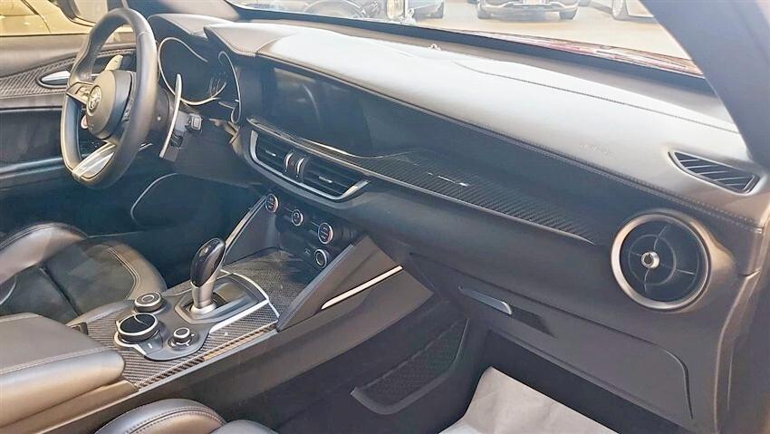 Alfa Romeo Stelvio 2.9 Bi-Turbo V6 510 CV AT8 Quadrifoglio