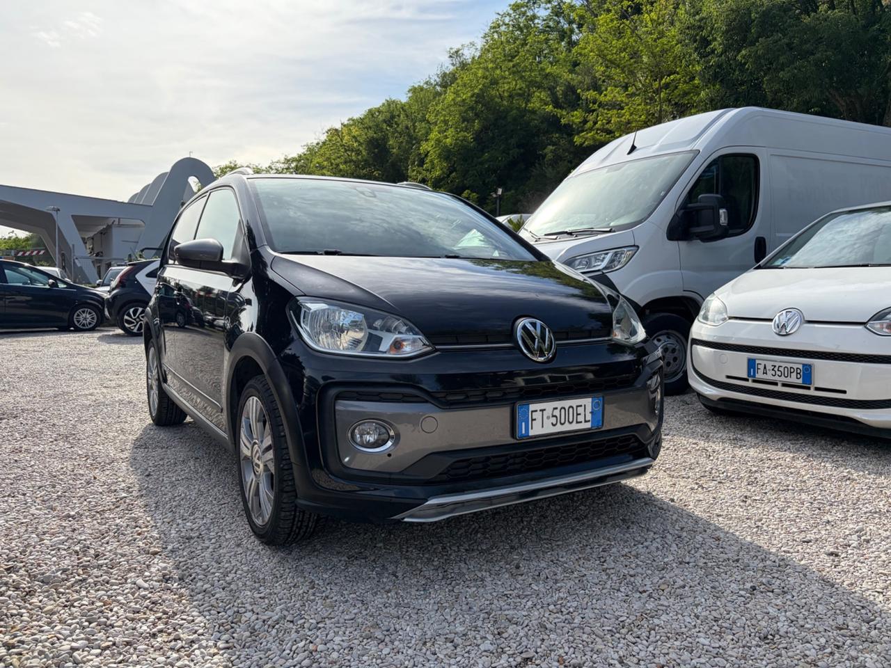 Volkswagen up! 1.0 75 CV 5p. cross BlueMotion Technology