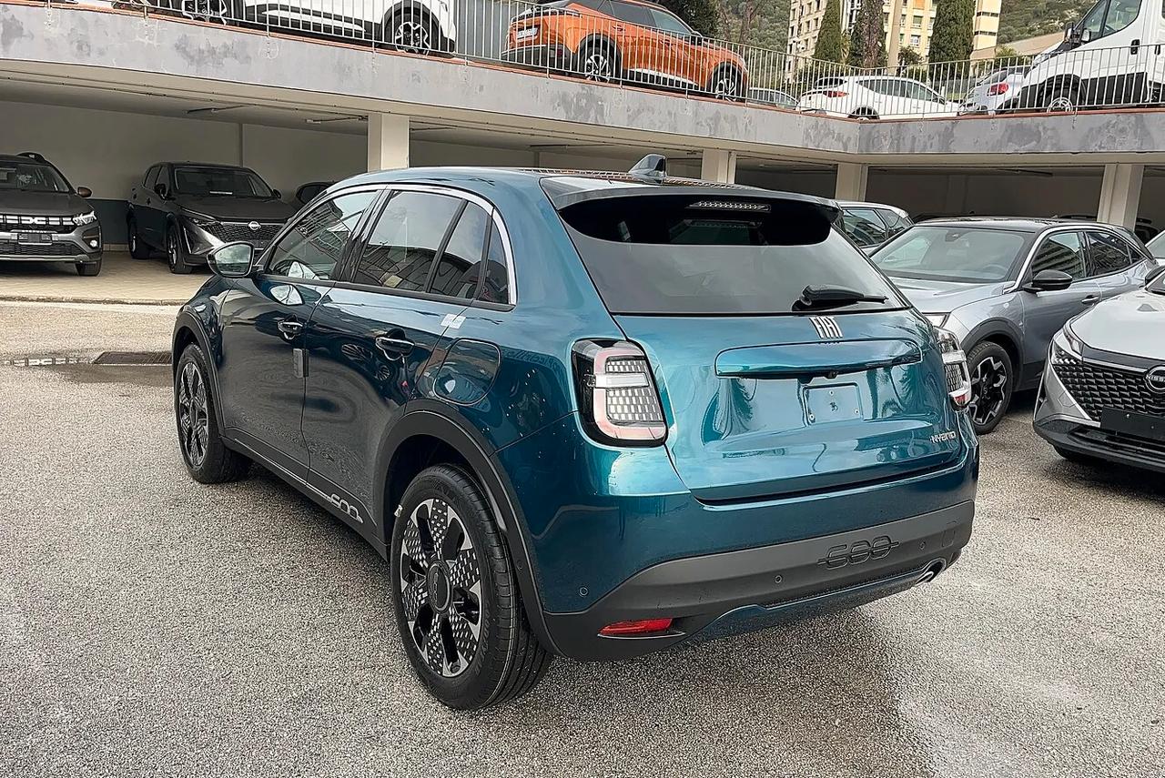 Fiat 600 Hybrid 110 CV DCT MHEV La Prima KM0