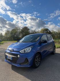 Hyundai i10 .