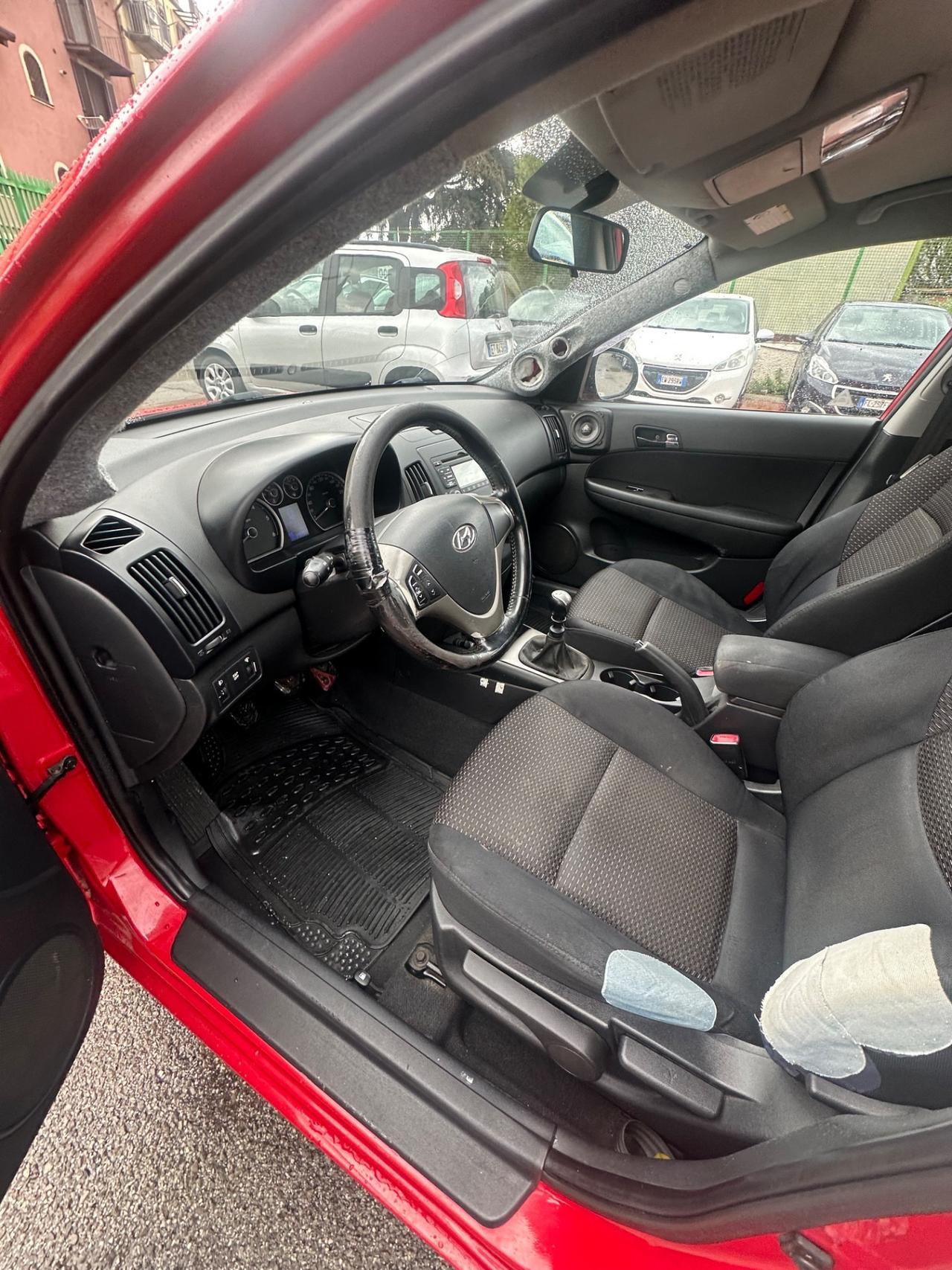 Hyundai i30 1.6 CRDi VGT 16V 90CV 5p. Active
