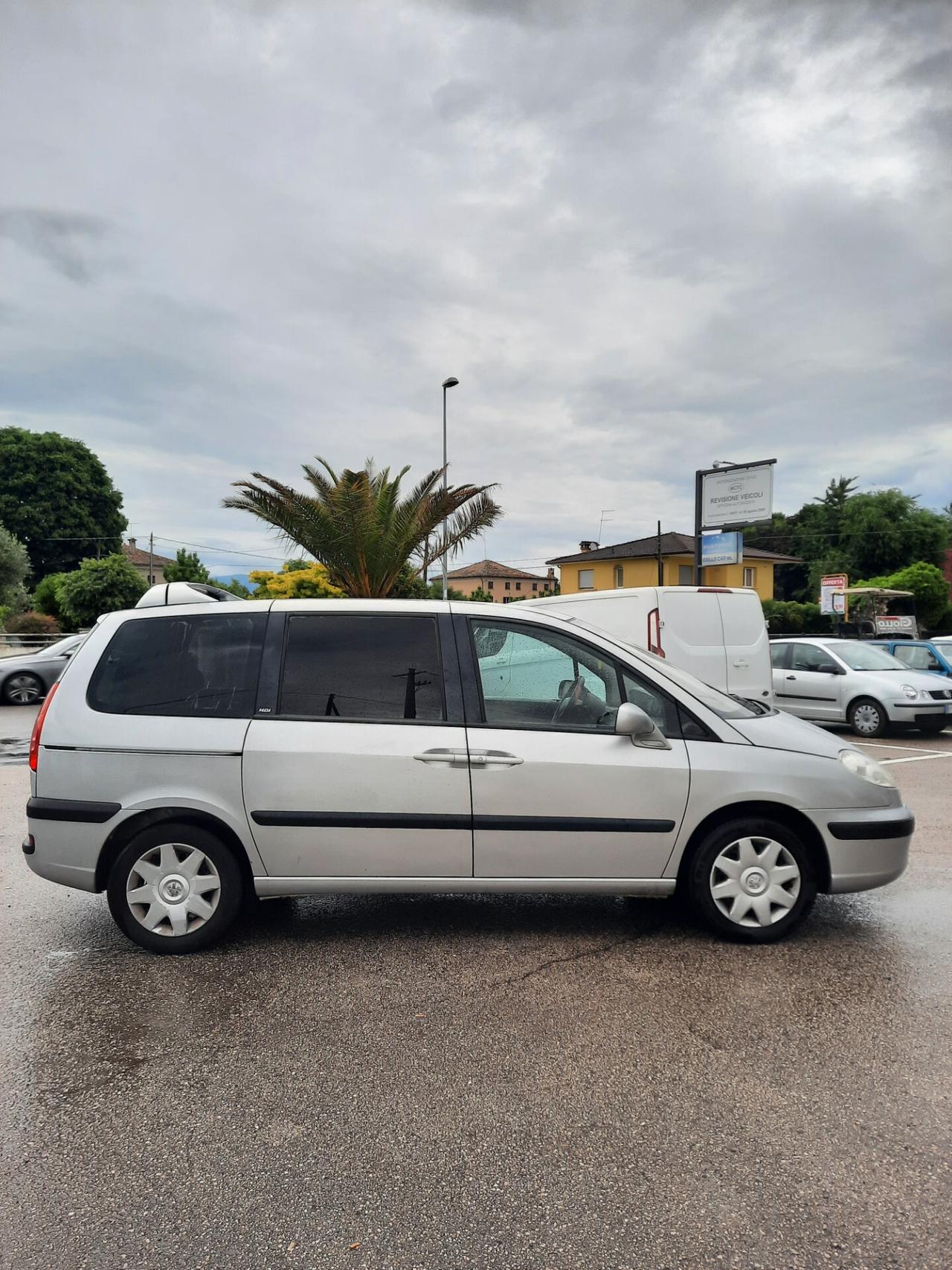 Peugeot 807 2.0 HDi FAP SV 7 POSTI