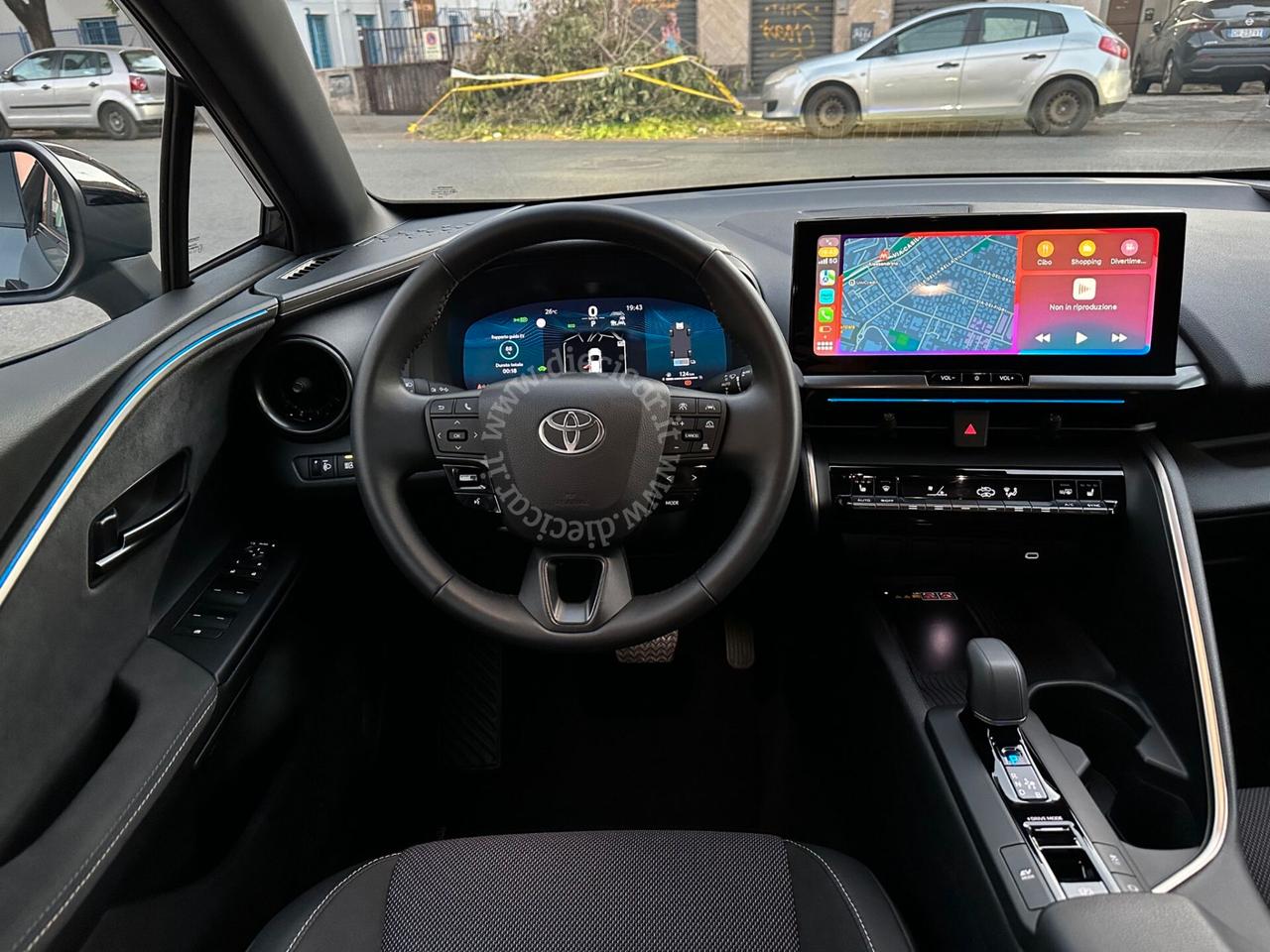Toyota C-HR 1.8 Hybrid E-CVT Lounge PANORAMA 9000KM