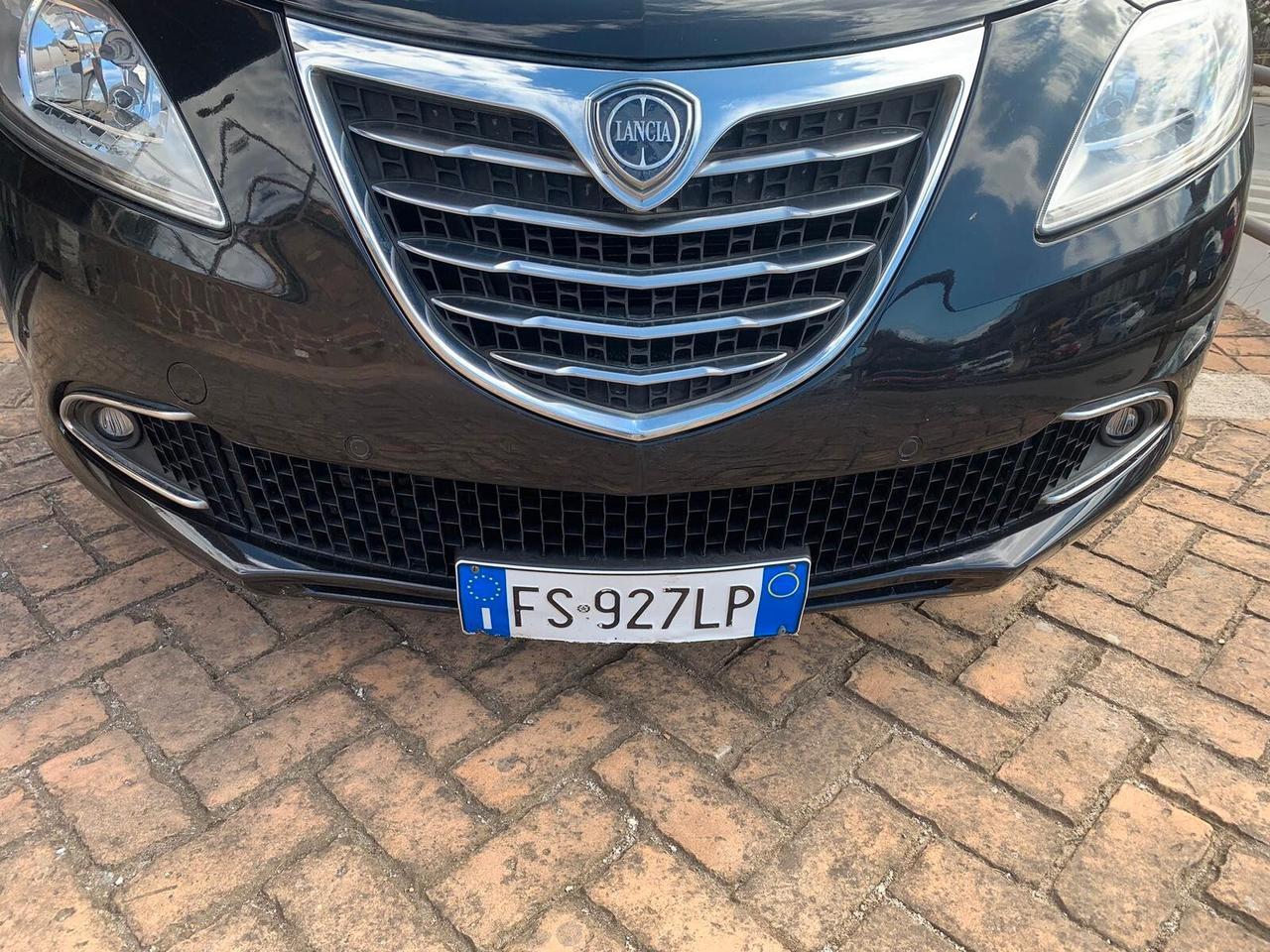 Lancia Ypsilon 0.9 TwinAir 85 CV 5 porte S&S Gold