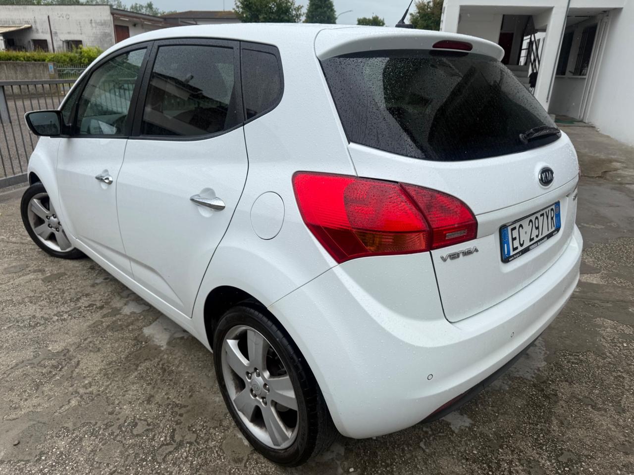 Kia Venga 1.6 CRDi DIESEL FULL OPT POCHI KM NEOPATE